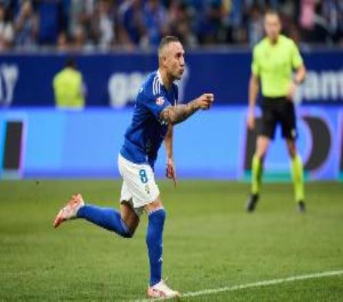 41岁零43天，卡索拉是是西甲历史客战巴萨第二年长的出场球员