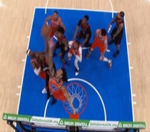 立了大功！谢德罚球不中巴恩斯拍出篮板&奎克利再获两罚