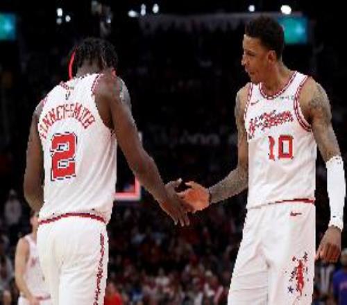 火记：乌度卡很想摆小贾+阿门+伊森+DFS的组合无奈伤病打乱部署