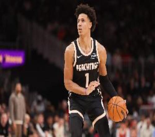 没手感！杰伦约翰逊19投仅5中拿到15分7板6助4断三分7中1