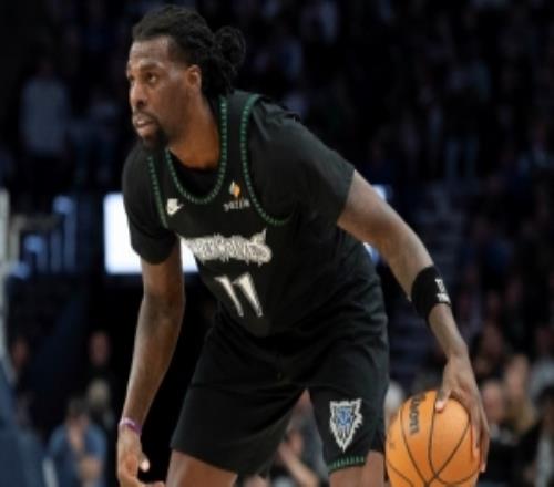 横冲直撞！里德12投6中得15分7板3助3断1盖帽正负值+30最高