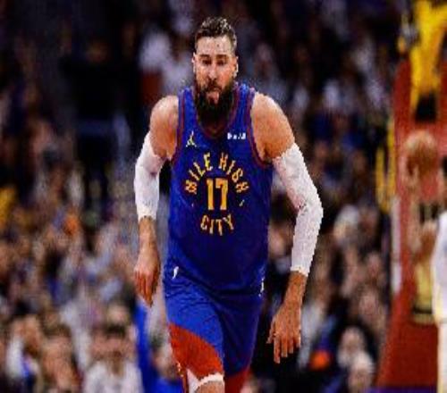 真能抢！瓦兰10投6中得16分16板1盖帽7个前场篮板全场最高