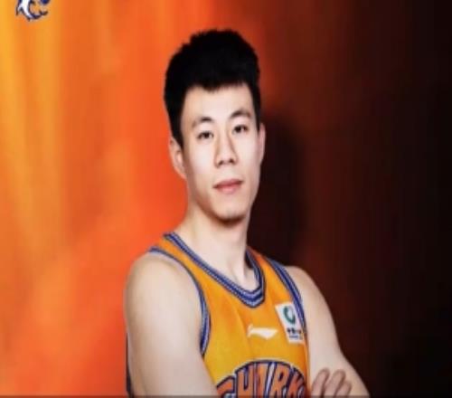 新的一岁里希望你继续为热爱奔赴！祝张镇麟27岁生日快乐！