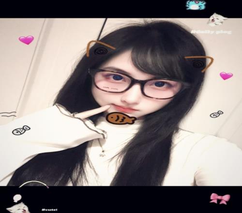 麽悱註蓅！LPL女解说鼓鼓晒照：莪丗堺，伱卟懂