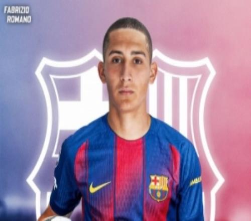 记者：乌拉圭19岁左后卫帕西菲科正飞往西班牙，即将加盟巴萨B队