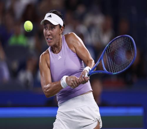 佩古拉20阿尼西莫娃首进澳网女单4强，将与莱巴金娜争夺决赛门票