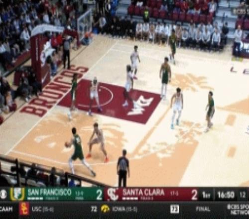 凌波微步！王俊杰持球单打点开防守上下步挑篮命中