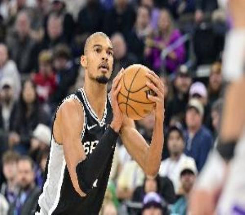 飞天遁地！文班上半场6投4中砍下11+6+1+1+1填满数据栏