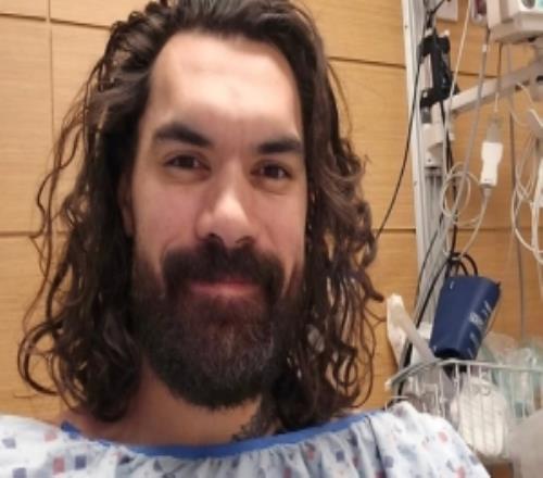 接受手术赛季报销！亚当斯晒照：一切都很顺利感谢所有关心