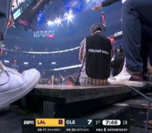 差点导致东契奇受伤！雷迪克：骑士主场的地板落差绝对是安全隐患