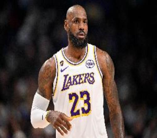 詹姆斯：RJ在10年前和我一起夺冠他现在是分析师而我还在打球呢