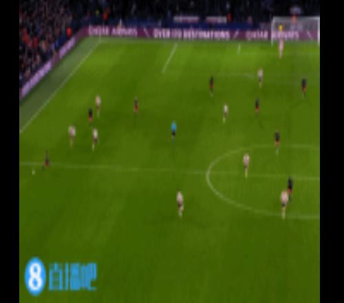 德媒：拜仁对埃因霍温为避免撞色，穿黑色球衣搭配红色守门员短裤