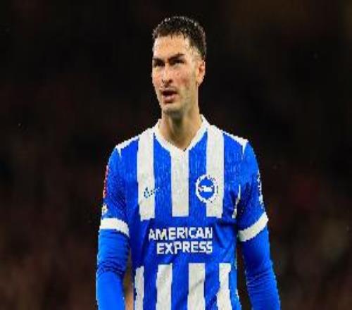 布莱顿官方：22岁后卫库博拉租借加盟巴黎FC，租期至本赛季结束