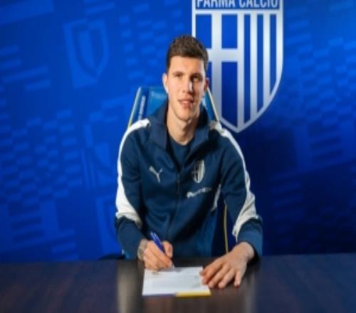 官方：帕尔马以租借选择买断签下国米22岁边后卫F卡博尼