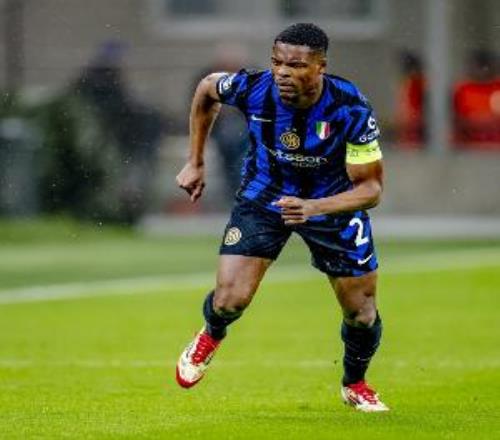 意天空：邓弗里斯看到曙光，欧冠附加赛的首回合或次回合有望复出