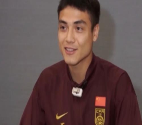 吾米提江谈小球迷落泪：我差点眼泪也掉下来，很开心起到榜样作用