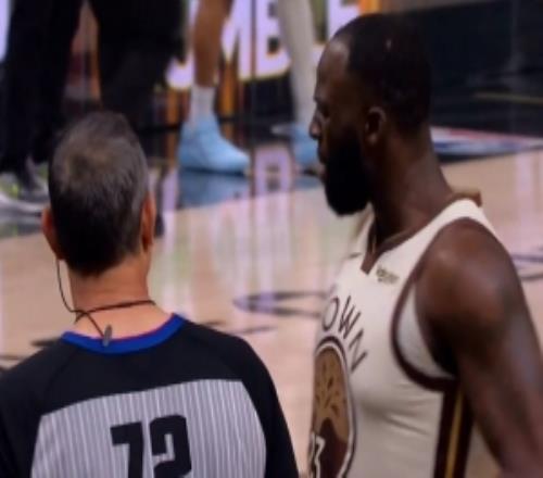 双方拼抢出界给活塞球勇士挑战成功吹斯图尔特犯规但追梦抱怨吃T