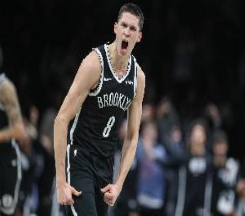 值得培养！8号秀杰明16中8得全队最高25分另有10板4助&三分12中6