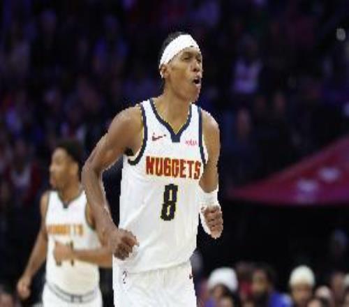 状态可以！沃特森17中9拿下21分4板3助首节11分