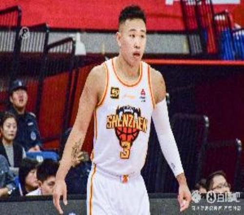 新民晚报：CBA第一铁人，把上海男篮吓了一大跳