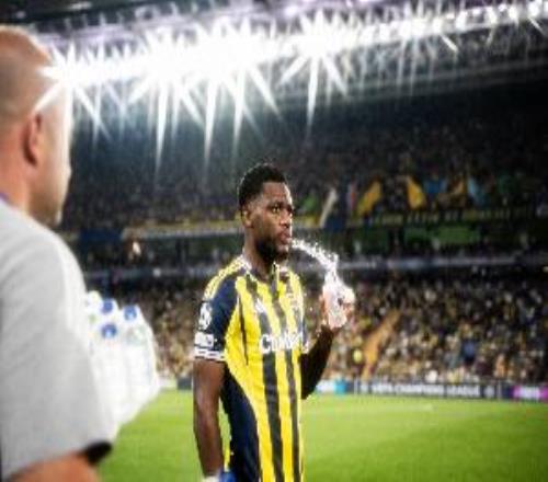 记者：费内巴切谈判终止杜兰的租借合同，后者将加盟里尔