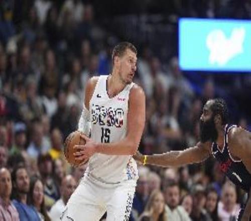 约基奇罚球哈登上场与裁判交流掘金解说：另一位罚球商人也来了