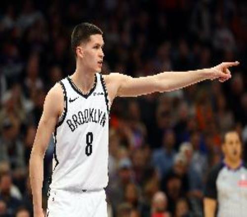 这个投篮也很稳！8号秀杰明连续34场命中三分打破新秀历史纪录