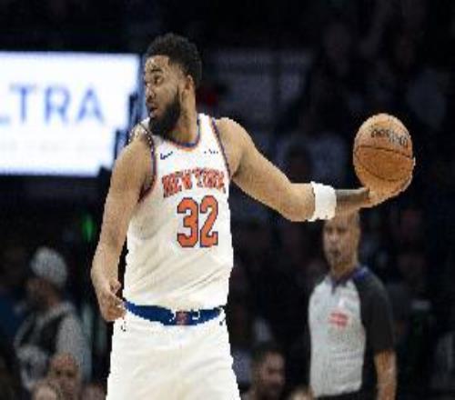 最近篮板很给力！唐斯半场独揽13个篮板&3前场板7中2另有5分1帽