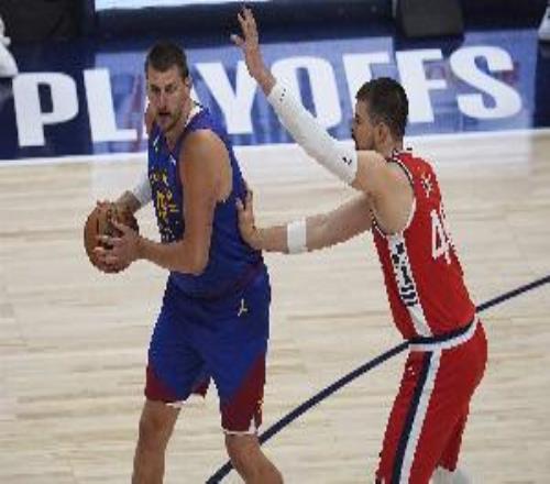 船记：快船打得足够好了但下半场掘金三分命中率离谱&吹罚有争议