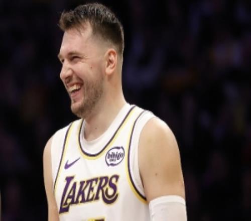 雷迪克：东契奇半场三双真的是太了不起了他带着正确的心态出场