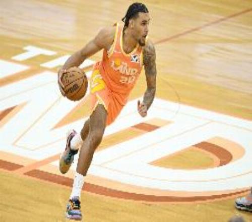 解说：杰伦泰森崛起让亨特对于骑士不再重要还能省钱何乐不为