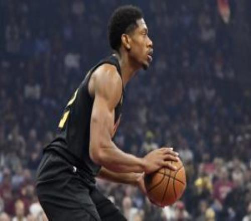 队记：国王对于亨特和穆雷的组合很兴奋也为克利福德创造了机会