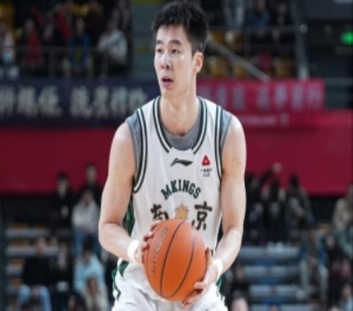 郭昊文：尽力帮助球队赢球自己尽可能多承担一些责任