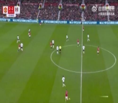 曼联补时绝杀，镜头给到看台上的弗格森爵士