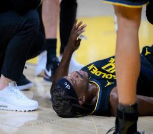 TA：勇士已经明确告诉巴特勒他们会在未来一年里全力支持他康复