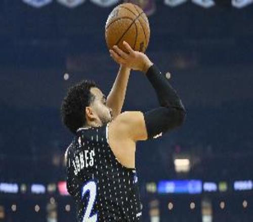 基德：泰厄斯琼斯生涯助攻失误比51这简直令人难以置信