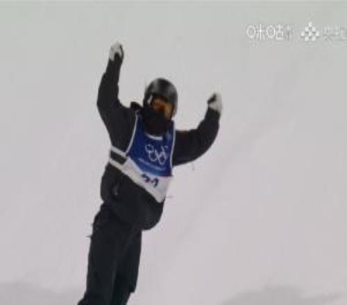 冬奥女子大跳台决赛：张小楠获第五，追平中国女子单板最好成绩