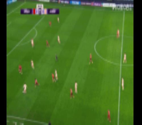 危险！蓉城后点防守漏人，申德勒抽射命中立柱弹出+补射打飞