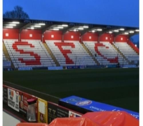 官方：巴恩斯利vs斯蒂文尼奇因场地积水延期