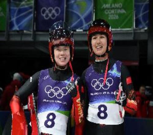 雪橇女子双人决赛，古丽洁乃提、赵佳颖获第8名刷新最好成绩
