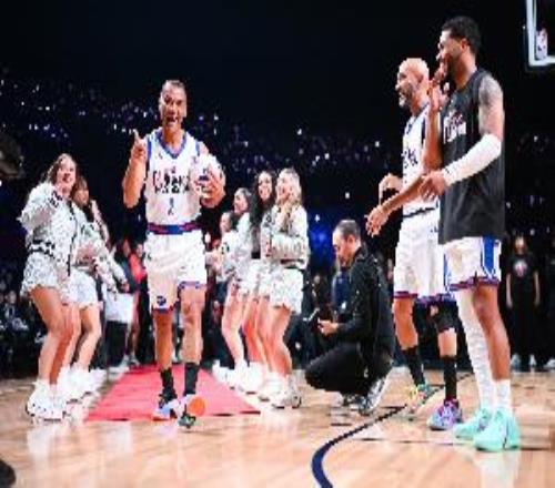 卡福谈名人赛：我来这是因为热爱篮球我代表FIFA更代表巴西足球