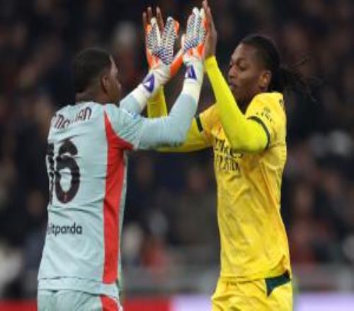 距榜首7分米兰11科莫24轮不败莱奥吊射迈尼昂送礼阿莱格里染红