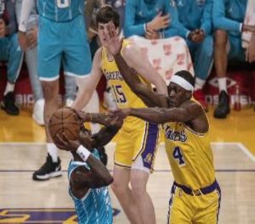 里夫斯:在新秀赛季隆多教会我如何看录像詹姆斯也愿意帮助我