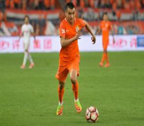 鲁媒：泰山队35人名单接近出炉，传闻离队的刘彬彬正常跟队训练