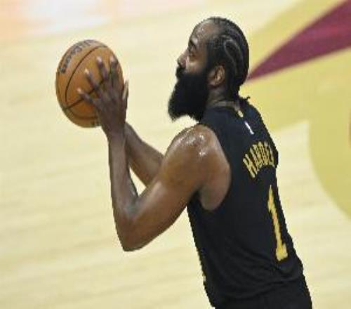 哈登说忠诚被高估铁林：在哈登看来忠诚就是拿了钱就好好打球