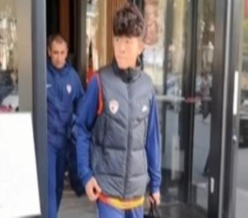 加盟中超队！16岁邝兆镭今天参加与青岛海牛会合后的第二堂训练课