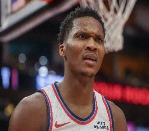 马瑟林：全队仍在适应新角色伦纳德被包夹时我们不能站着看