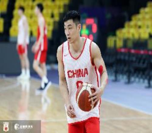鲁媒：高诗岩再进中国男篮血性为篮球防守即价值拼搏即底气