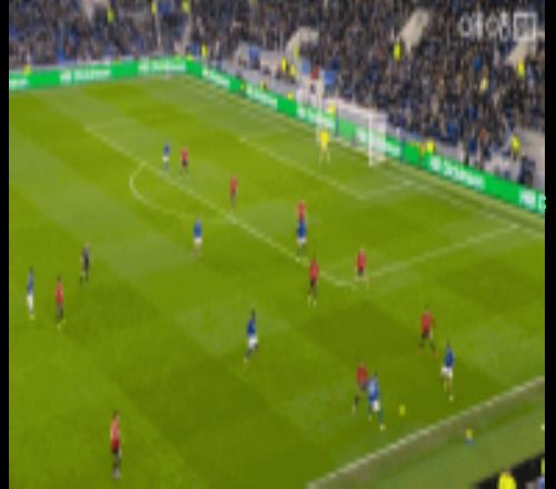 吓人！卡塞米罗边路被轻松抹过，阿姆斯特朗打门被拉门斯扑住