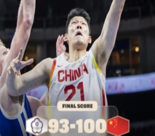 本场拿下15分6篮板！FIBA官方晒赛果海报胡金秋上篮登上封面